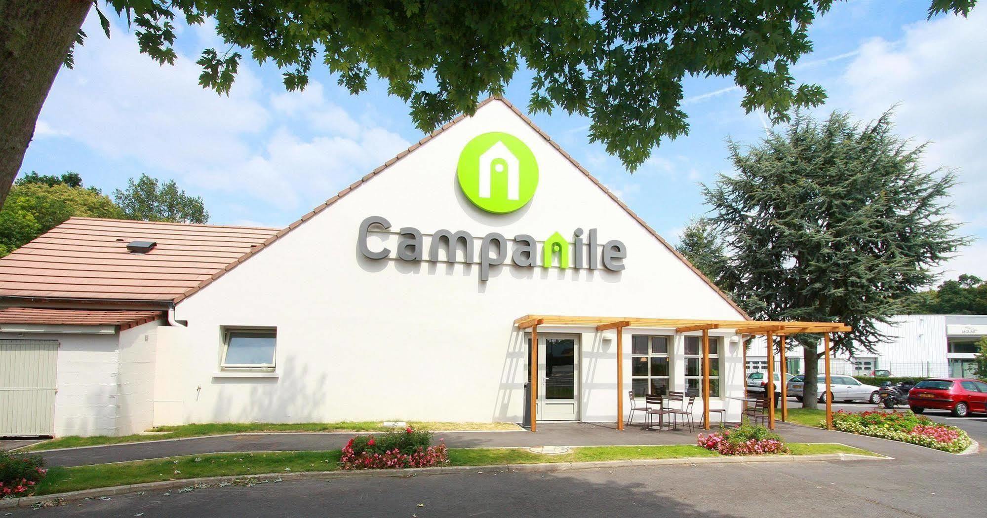 Campanile Hotel Chantilly Exterior foto